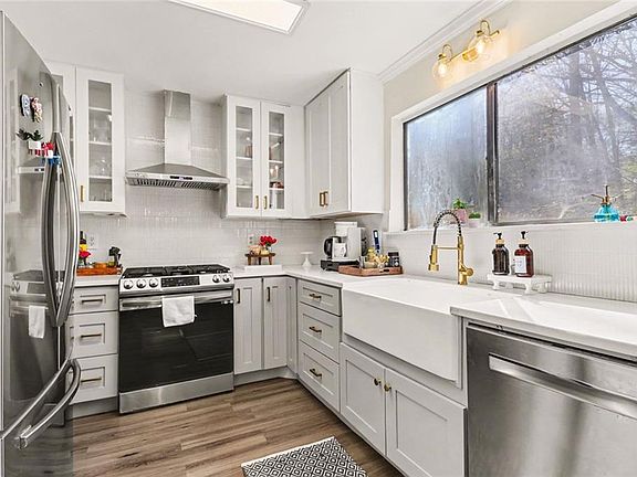 2nd image of 1370 Terramont Dr