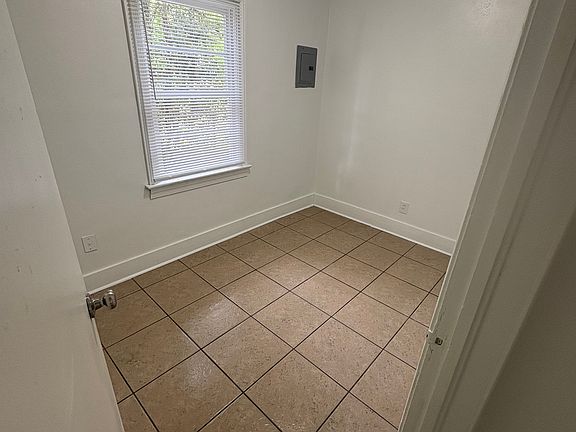4th image of 414 Morgan Ave