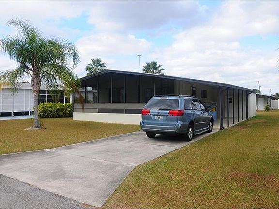 3rd image of 235 Caloosa Lake Cir S
