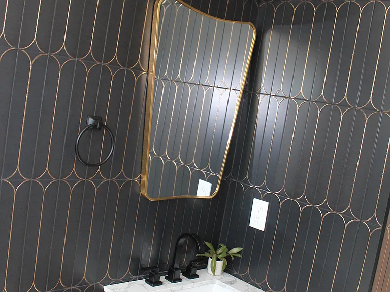 Guest Bathroom 3
