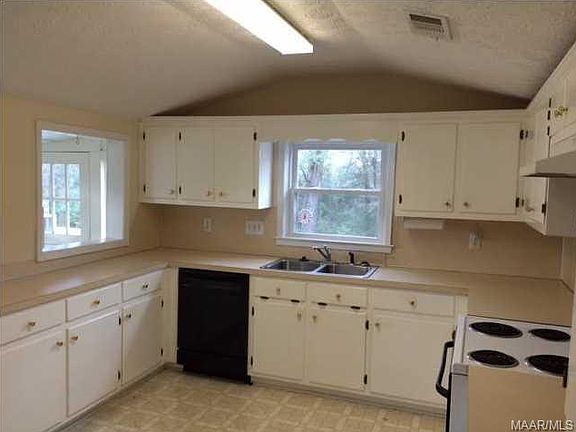 4th image of 593 Wetumpka St