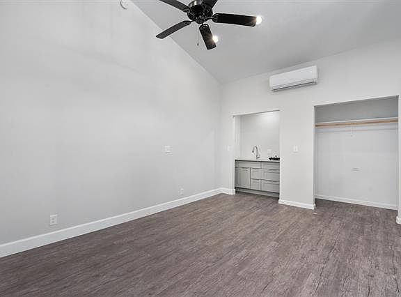 4th image of 500D Capitol Dr