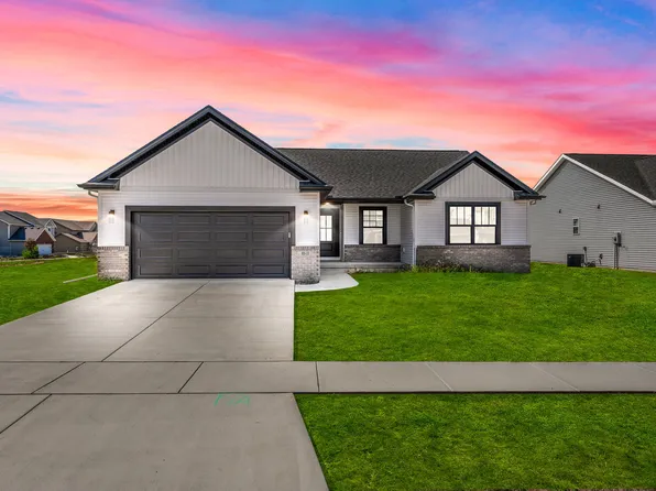 2513 Pampas Ln, Bloomington, IL 61705