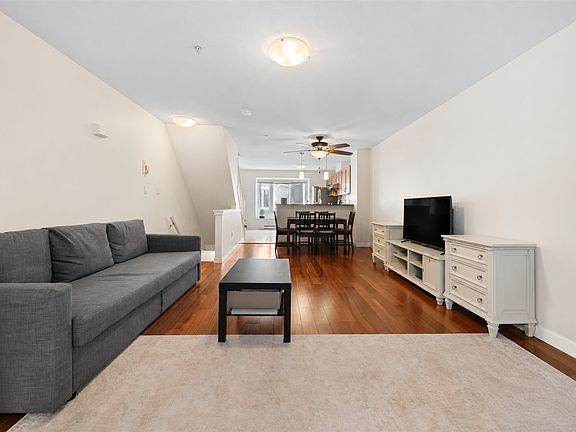 3rd image of 6498 Elgin Ave #7