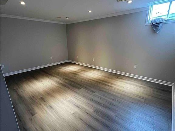 4th image of 151 Clairfields Dr E #4