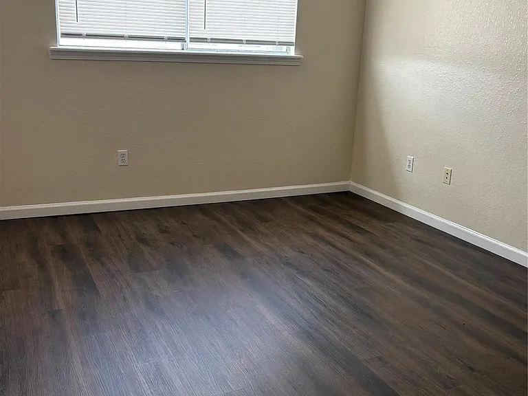 101 E Hospital Dr #1 — Photo 13