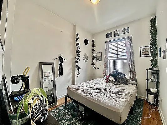 1st image of 208 W 80th St APT 4C