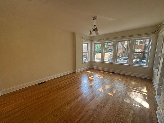 3rd image of 5849 N Campbell Ave #1