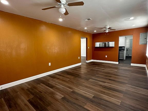 2nd image of 1018 W 23RD Street