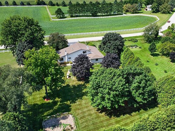 3rd image of 4956 Enchanted Valley Rd