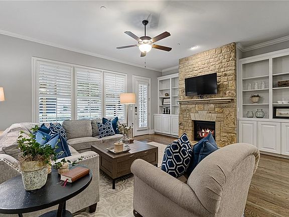 4th image of 179 Manget St