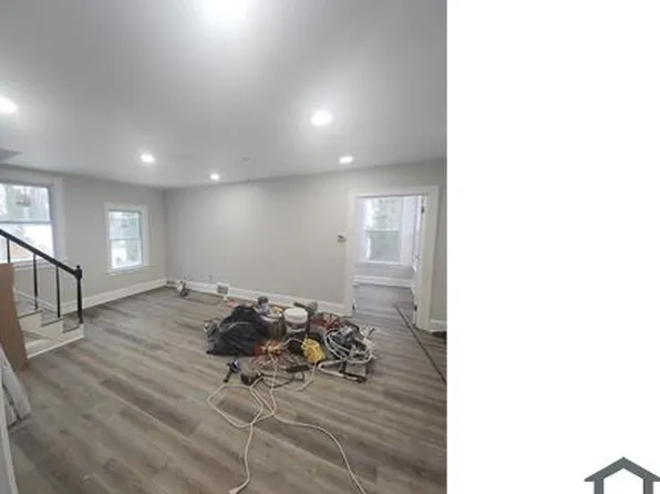 1066 Allston Rd, Cleveland Heights, OH 44121