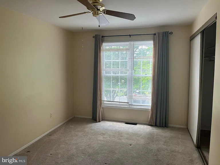 39 Triple Crown Ct — Photo 7