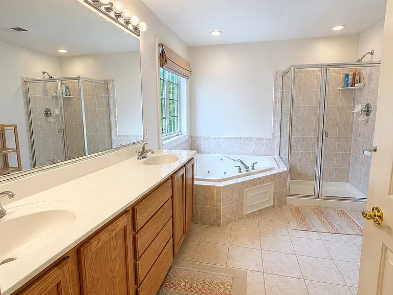 12443 Falconbridge Dr — Photo 9