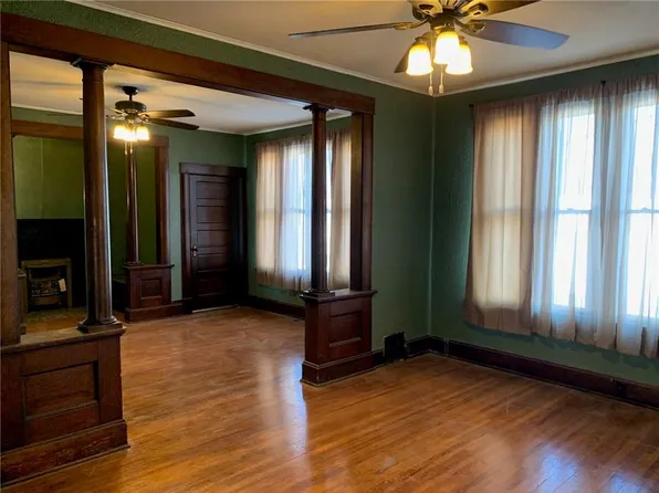 1002 S 22nd St, Saint Joseph, MO 64507