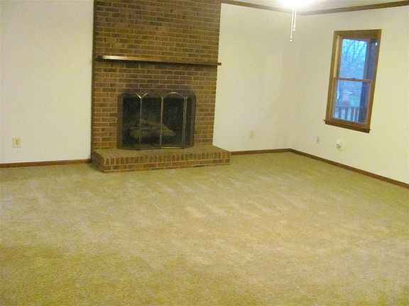 4th image of 765 Hillcroft Pl