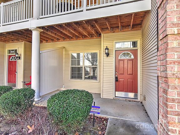 3rd image of 6512 Quarterbridge Ln