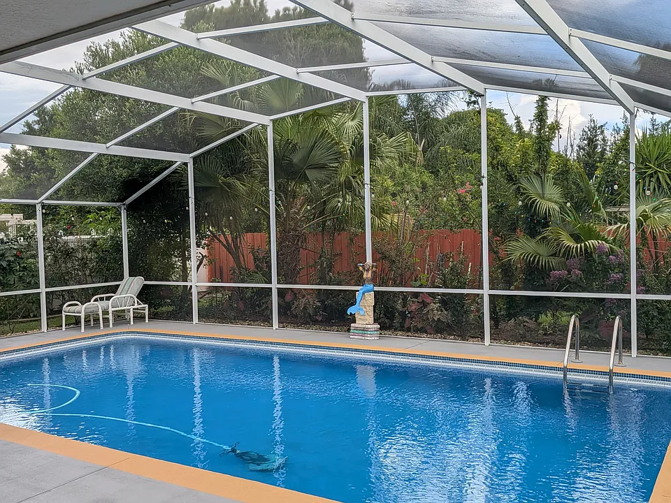 407 Maravilla Ave