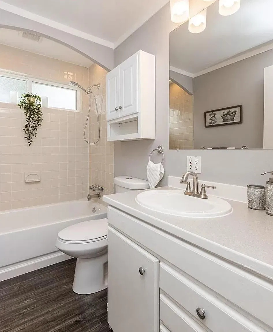 4 bed, 2000 sqft, $3,450 — Photo 4