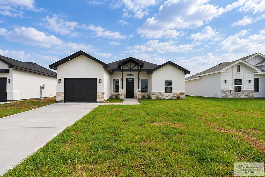 3 bed, 2.0 bath, 1183 sqft, $1,700 — Photo 1