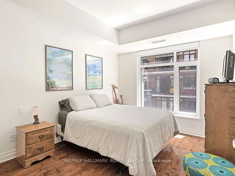235 Kent St #514 — Photo 13