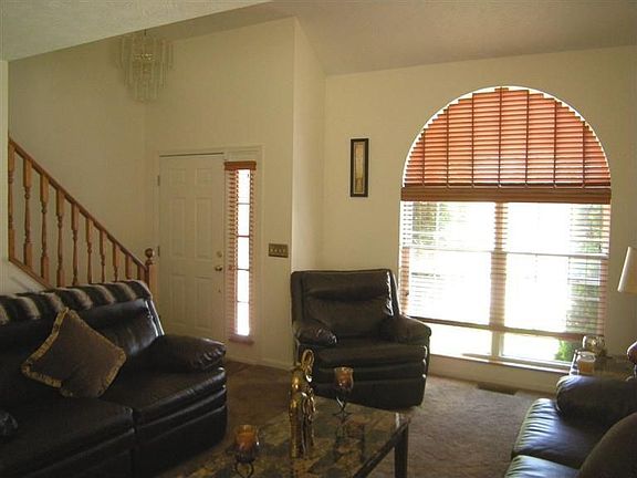 5th image of 713 Broad Oak Dr