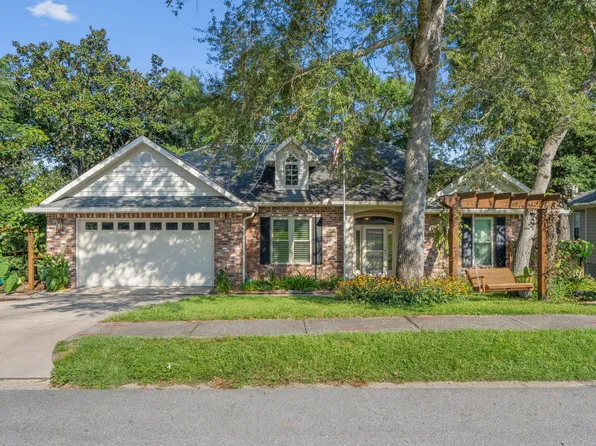 229 Hillside Dr, Niceville, FL 32578