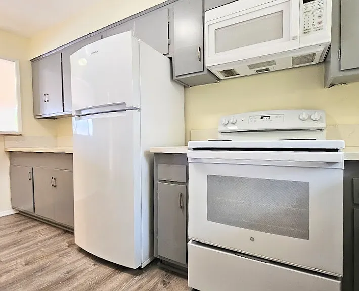 2640-46 Curlew St #42 — Photo 4