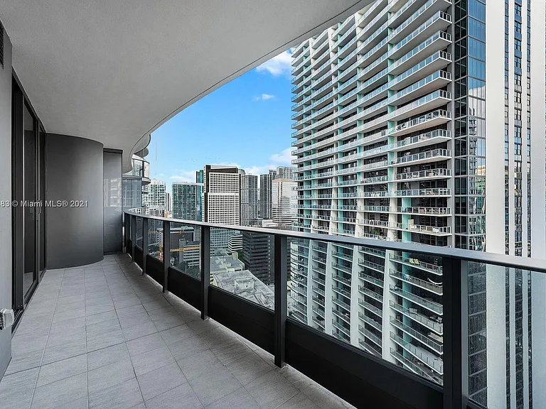 Brickell Plz — Photo 5