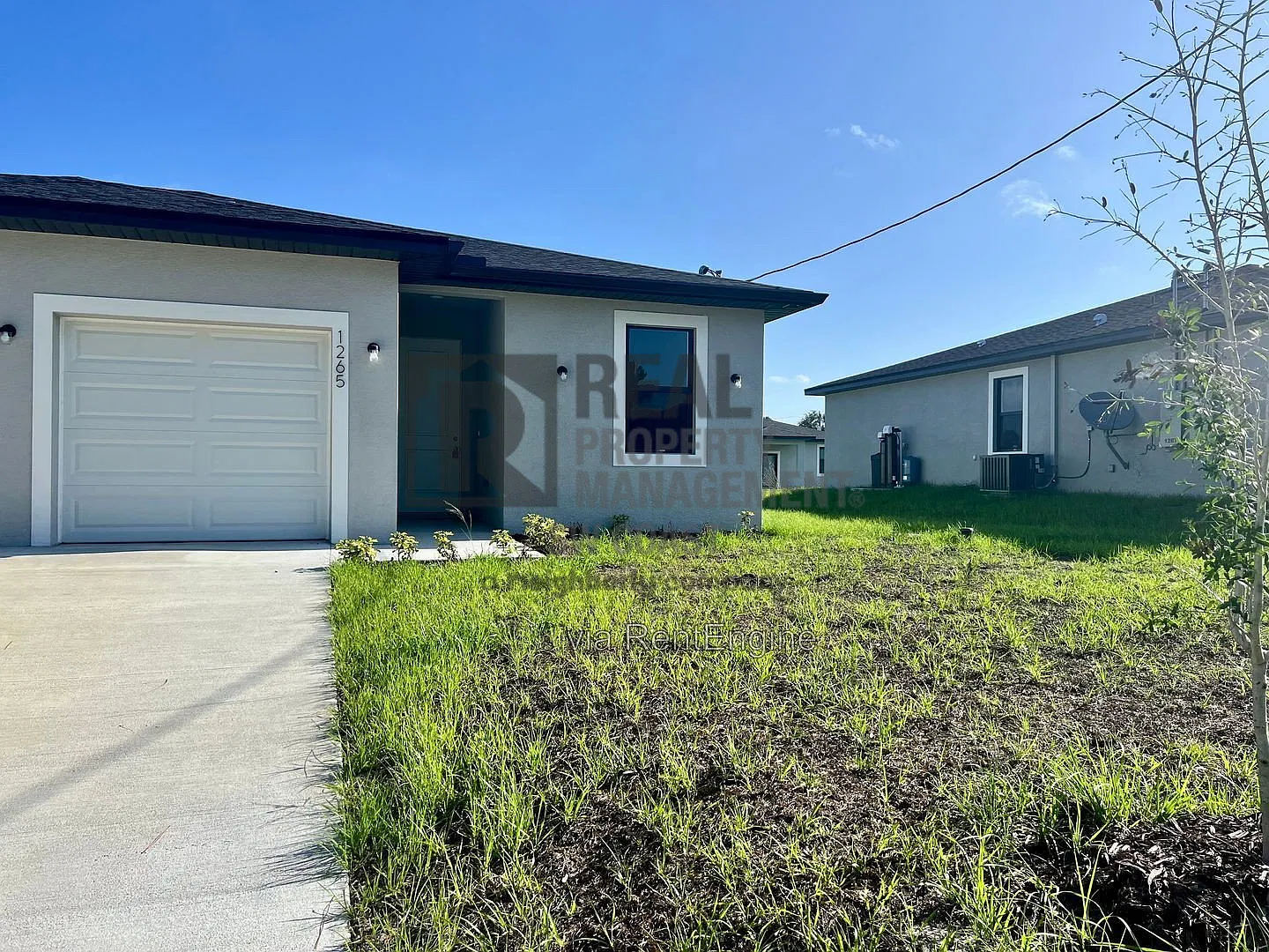 3 bed, 2.0 bath, 1300 sqft, $1,600 — Photo 2