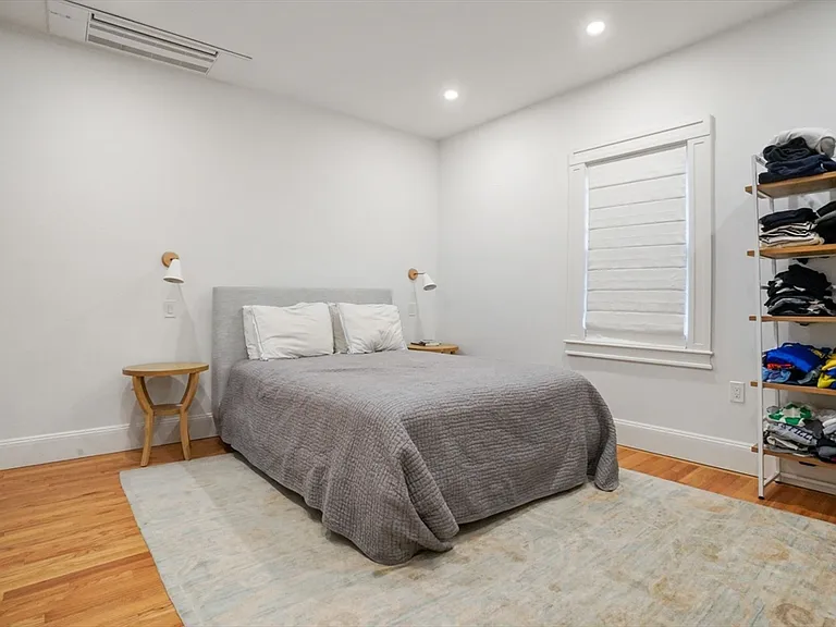 8 Florence St #0 — Photo 10