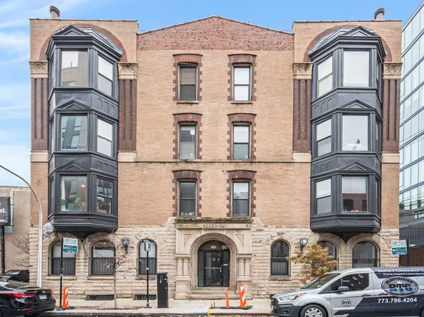 747 N Sedgwick St, Chicago, IL 60654
