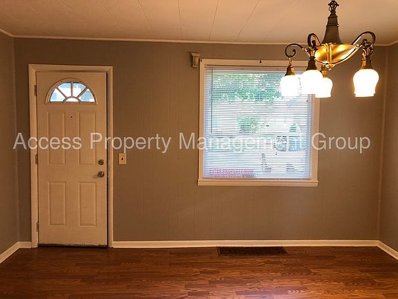 4th image of 702 Everglade Dr SE