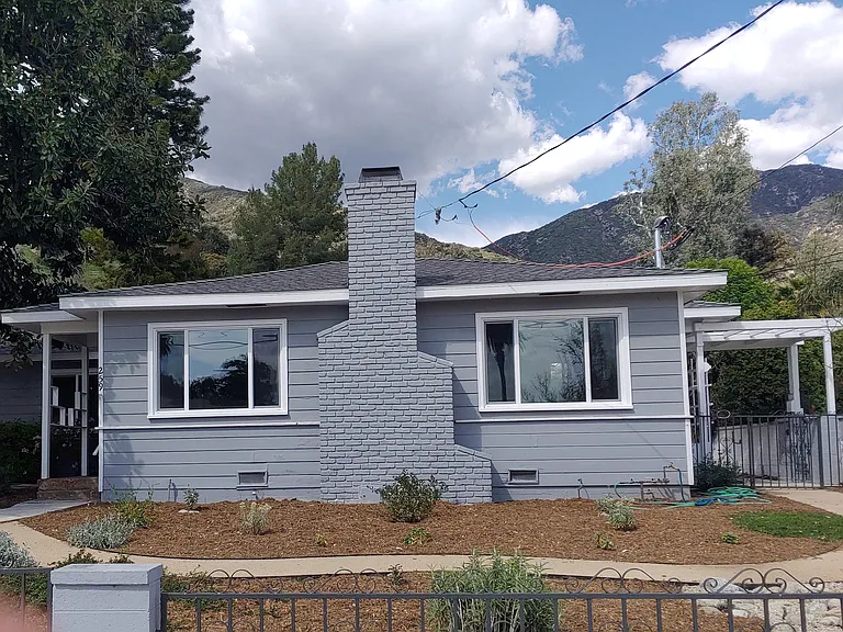 259-261 E Sturtevant Dr — Photo 7