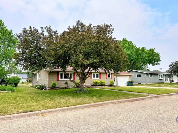 219 S State St, Prairie Du Chien, WI 53821