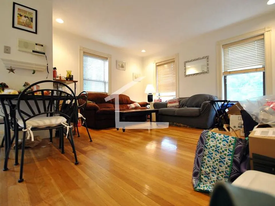 10 Dean Rd #2A