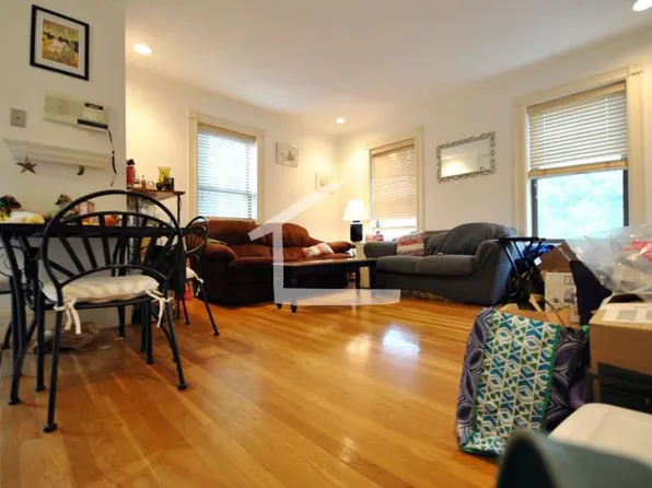 14 Dean Rd #2, Brookline, MA 02445