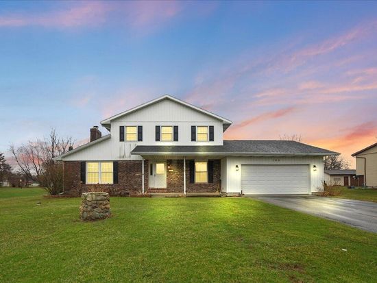 188 Goodview Dr, Valparaiso, IN 46385