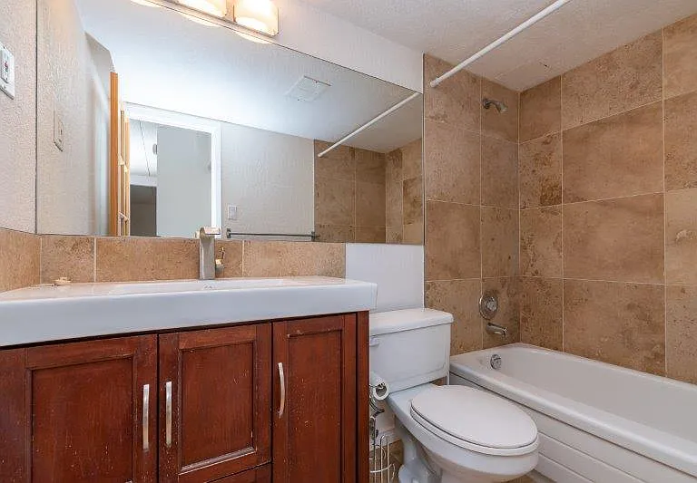 735 12th Ave SW #605 — Photo 15