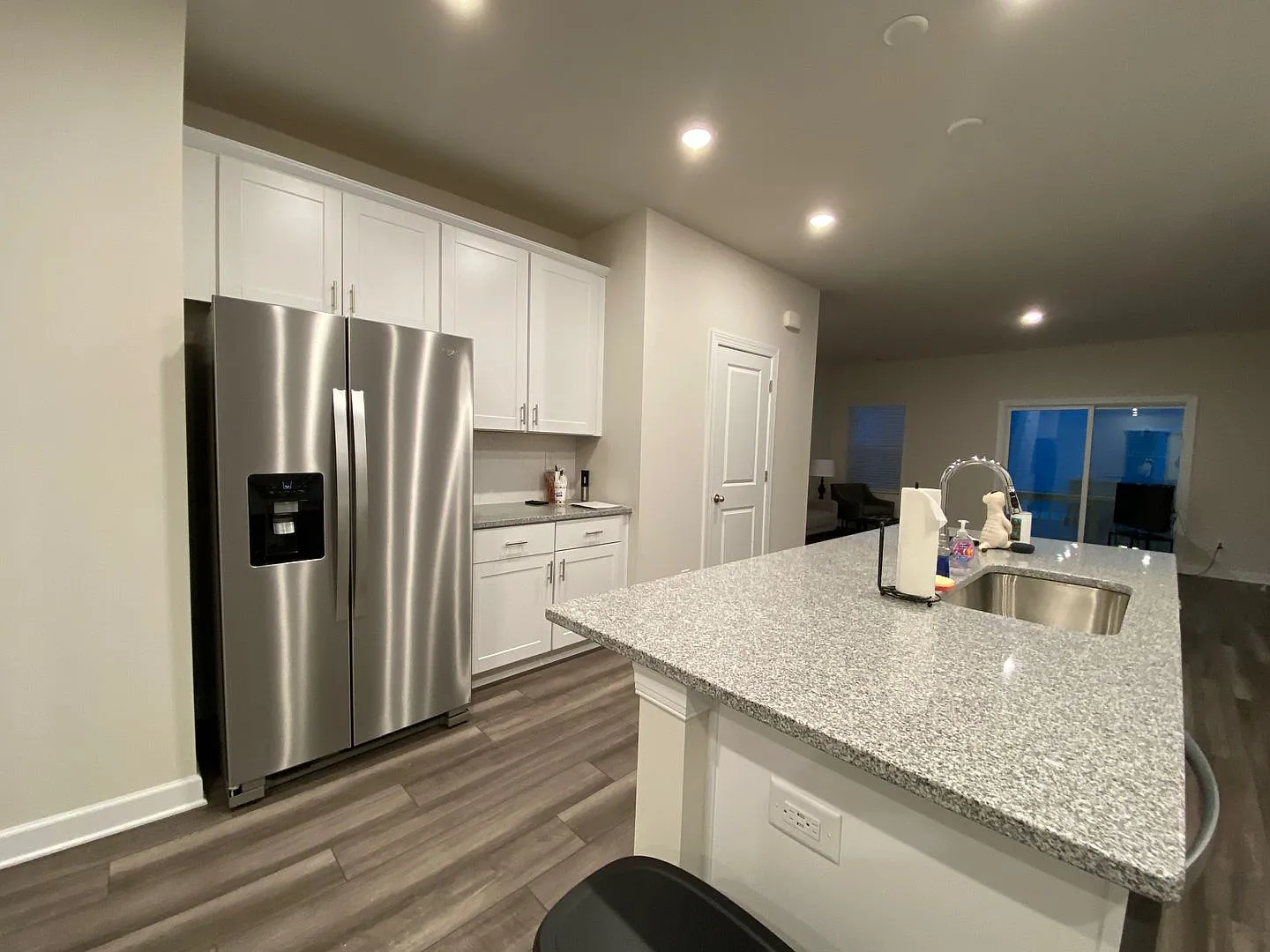 Room in 4 Bedroom Townhome at Memorial Pkwy — Photo 4