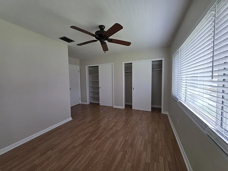 2031 Harding St — Photo 9