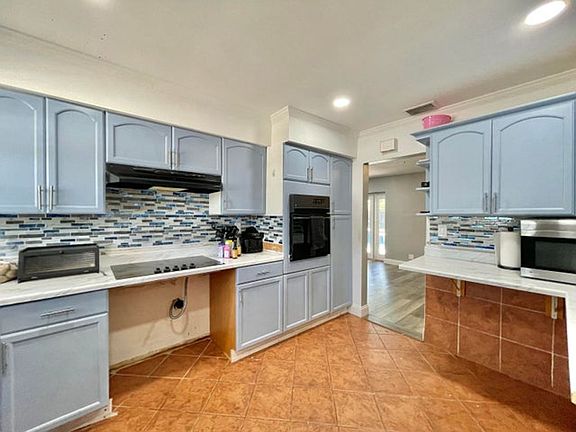 3rd image of 1478 NE 56th St
