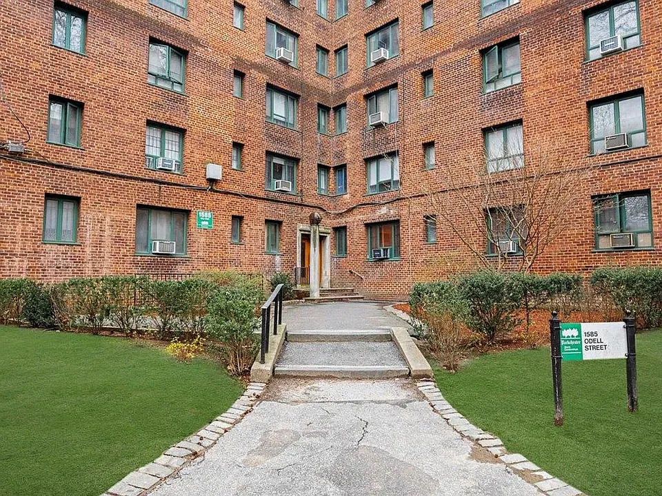 1585 Odell St #1G