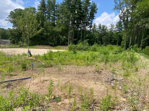 11 Silvergrass Ln, Southwick, MA 01077