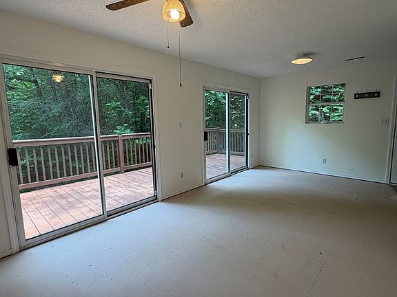 4th image of 272 Dehart Mill Rd