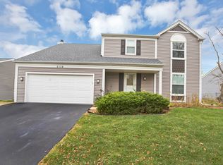 1110 Country Glen Ln, Carol Stream, IL 60188