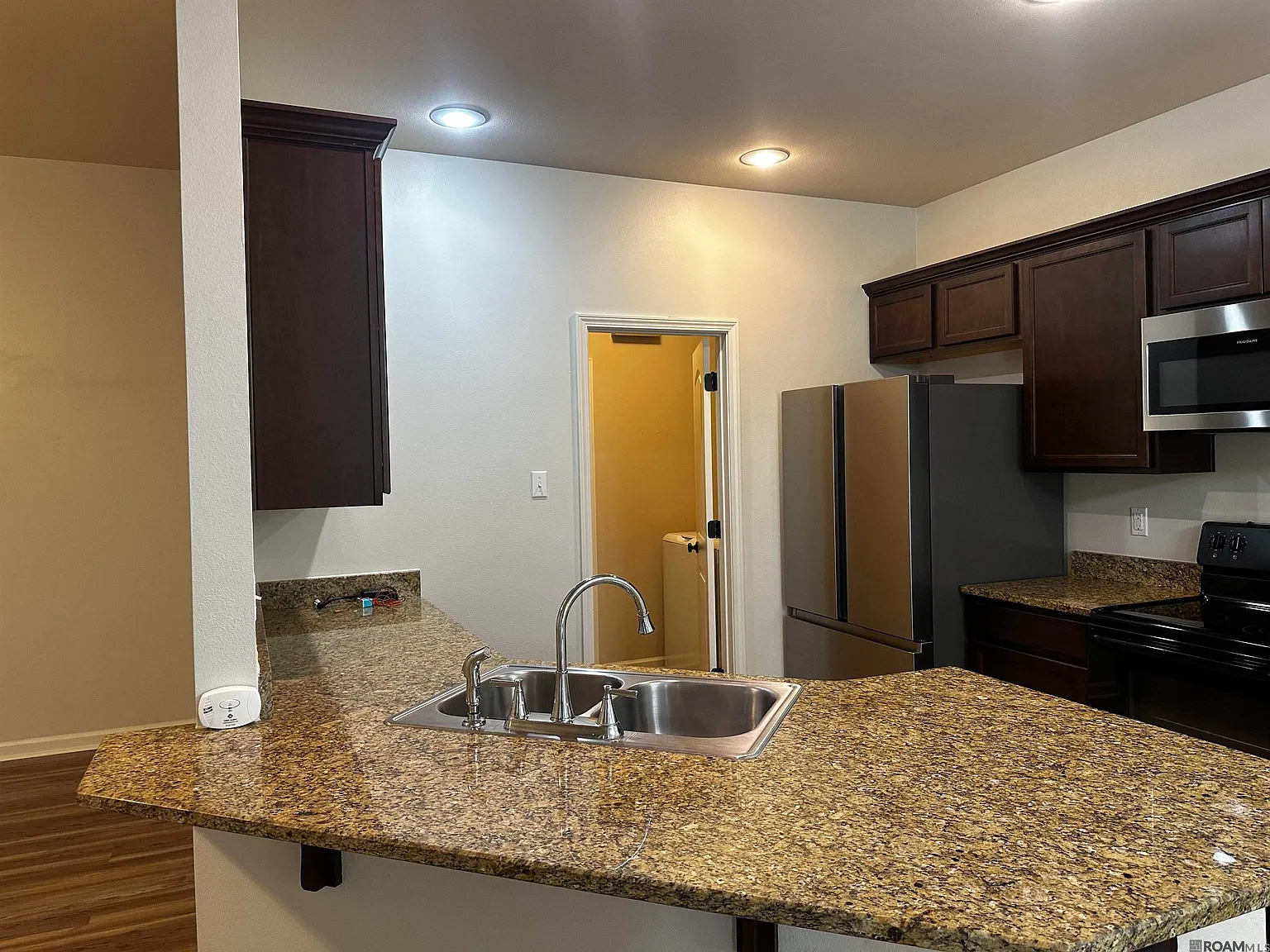 3 bed, 1463 sqft, $2,100 — Photo 4
