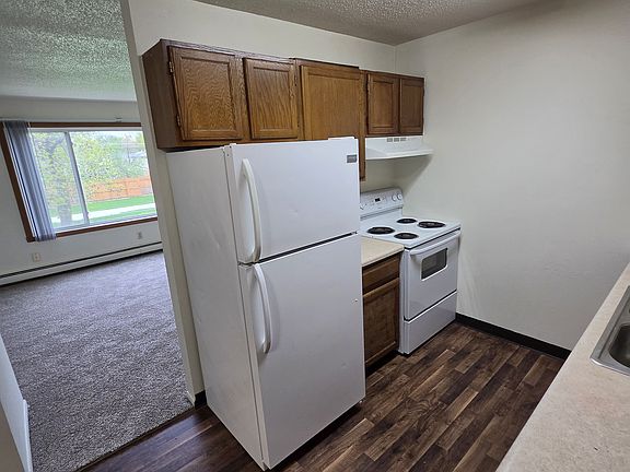 3rd image of 402 5th Ave E #208