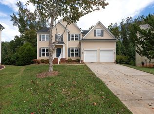 8 Chewink Ct, Simpsonville, SC 29680