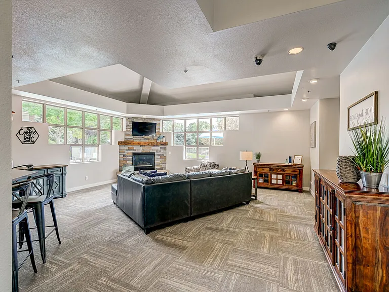 Miramont Apartments — Photo 6